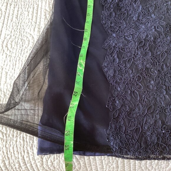 Formal Gown eugenia navy size 8 - Picture 8 of 13